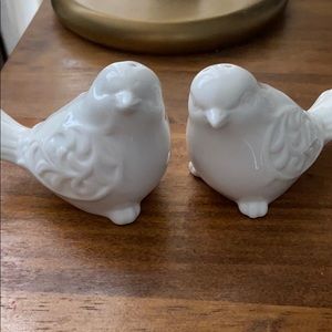 Bird salt and pepper shaker set